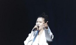 谭维维爆料害怕狗的视频,勇敢歌手也怕狗